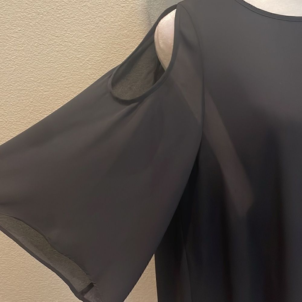 Sam Edelman Cold Shoulder Basic Top - Picture 3 of 4
